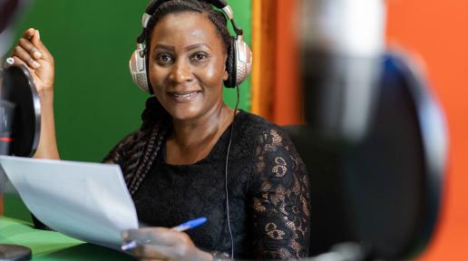 Gladys Phiri broadcasts on coronavirus-related issues from Lilongwe. Photo: WFP/Badre Bahaji
